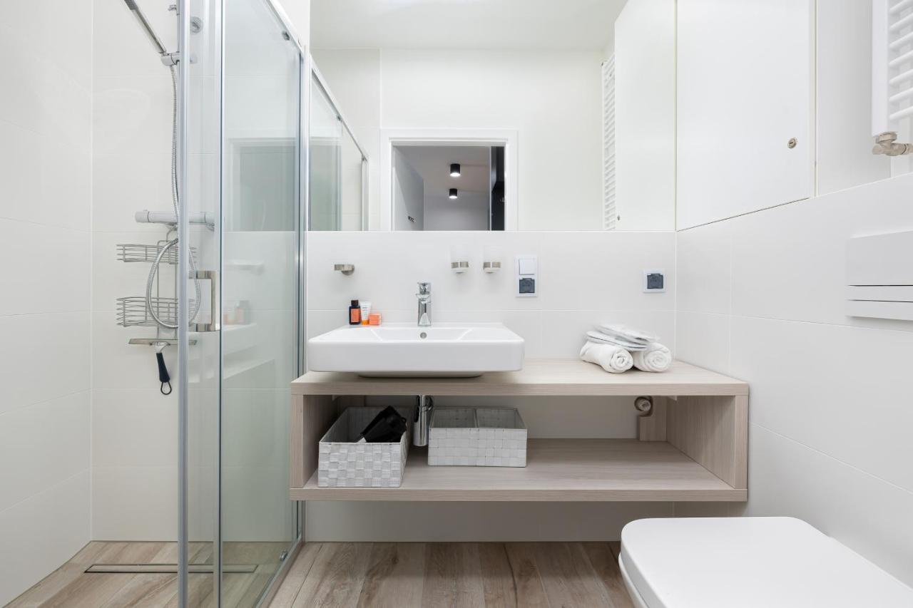 Platinium Apartment By Renters Prestige Rewal Eksteriør billede